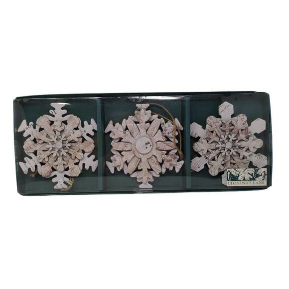 Snowflake Christmas Ornaments 4.5" Set of 3 Cardboard Hanging Cottage NEW NWT - Picture 3 of 8